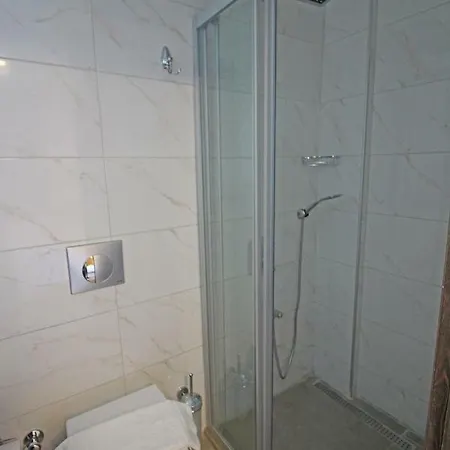 Hotell Defne Bag Evi 2*